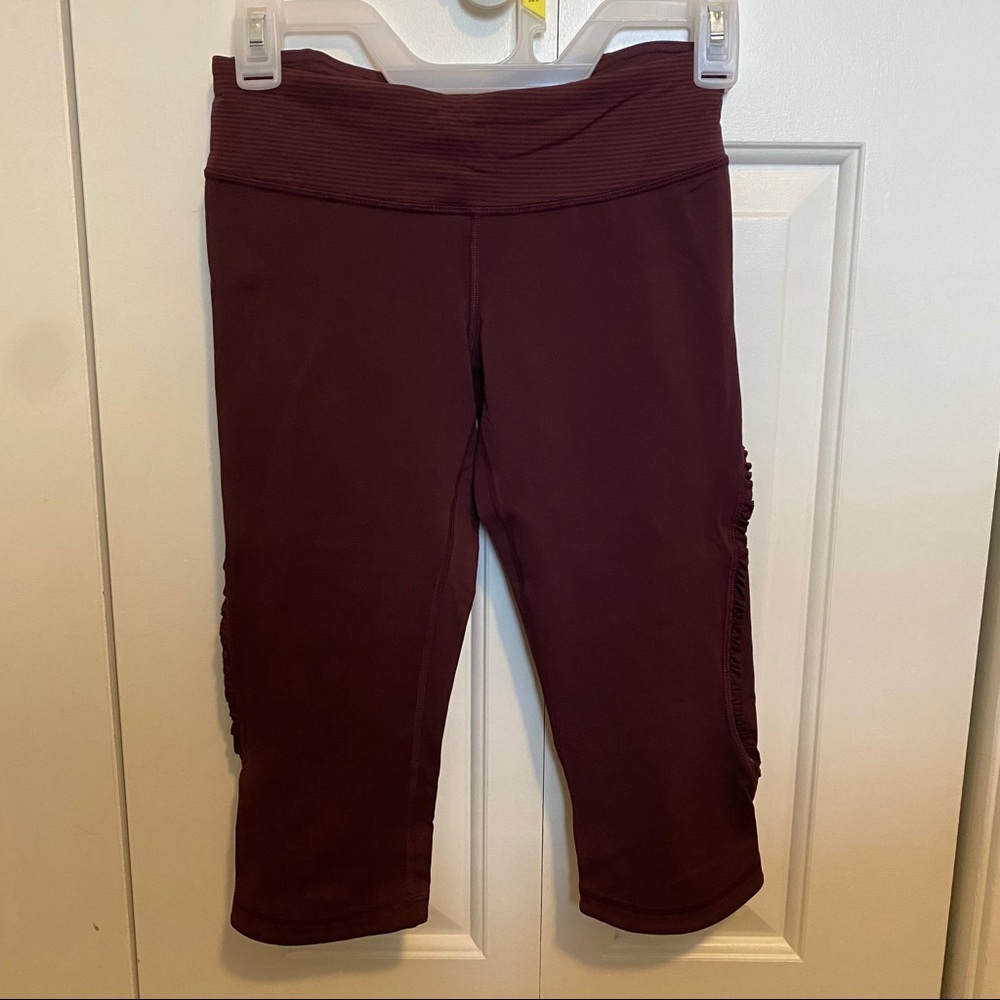 Lululemon maroon 3/4 length leggings; size 4